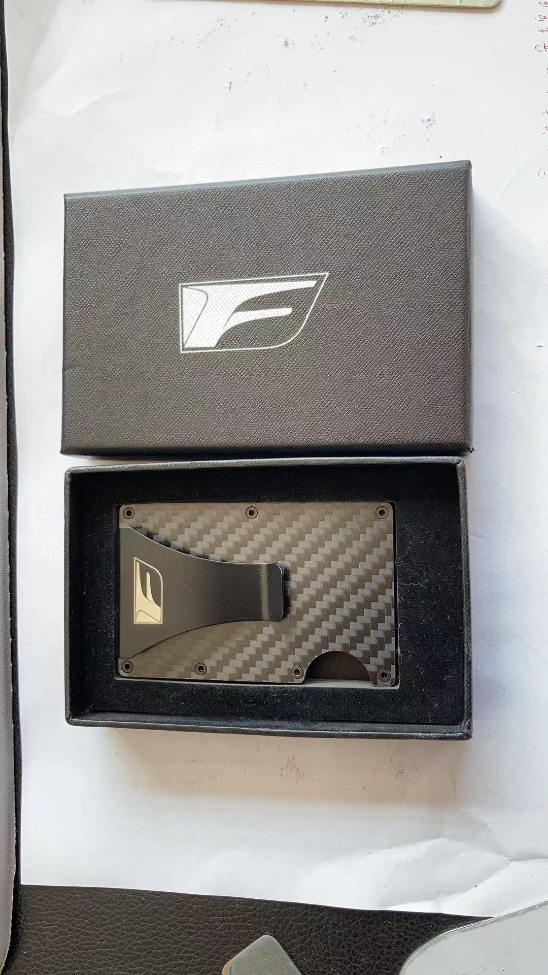 carbon fiber card holder for US